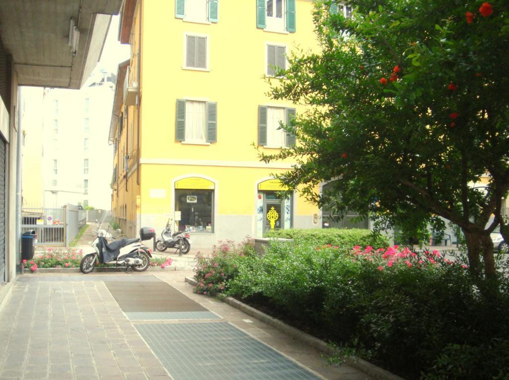 Central Bed Bergamo Esterno foto